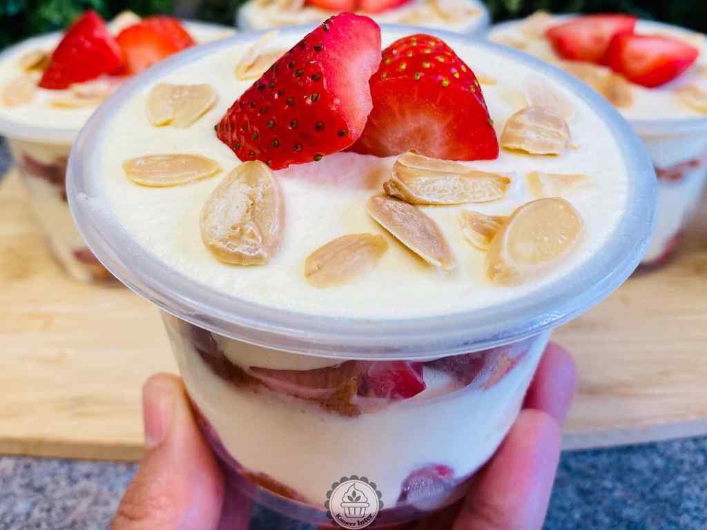 Tiramisu Strawberry Cup