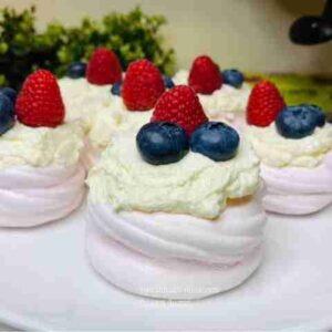 mini meringues Cover